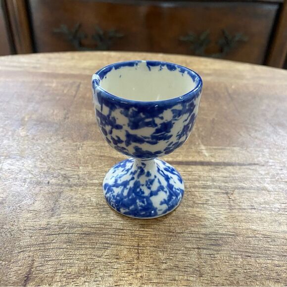 Vintage blue and white spongeware egg cup - Picture 1 of 2